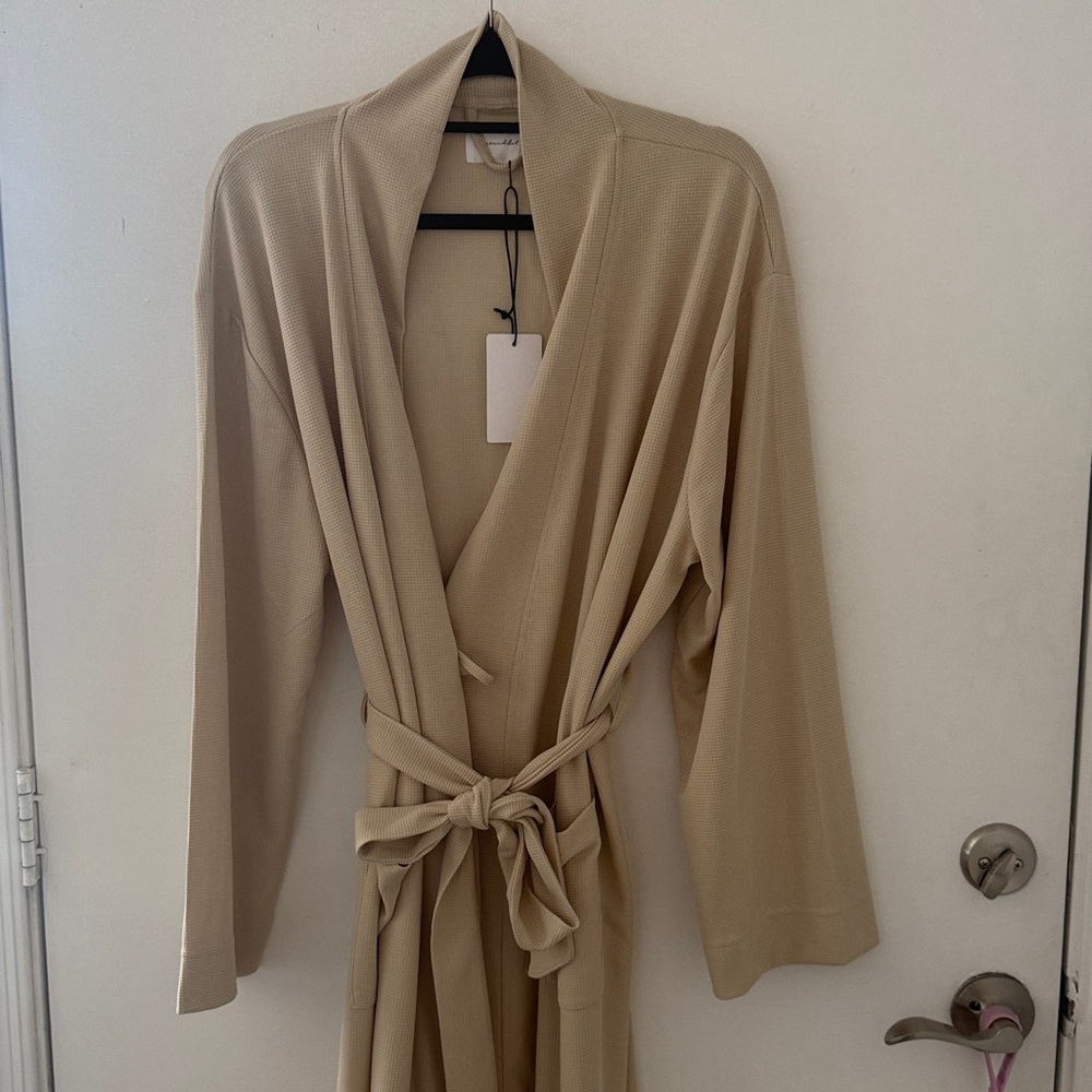 Line & Dot Waffle Knit Robe - Picture 8 of 8